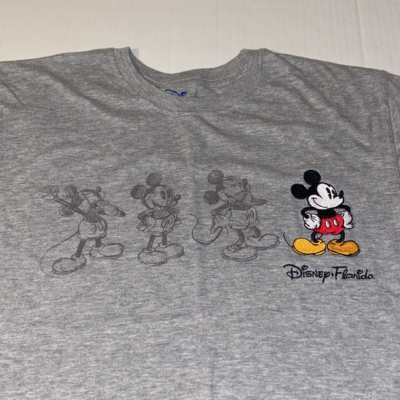 Disney Mickey Mouse Short Sleeve Medium T-Shirt - Picture 2 of 4